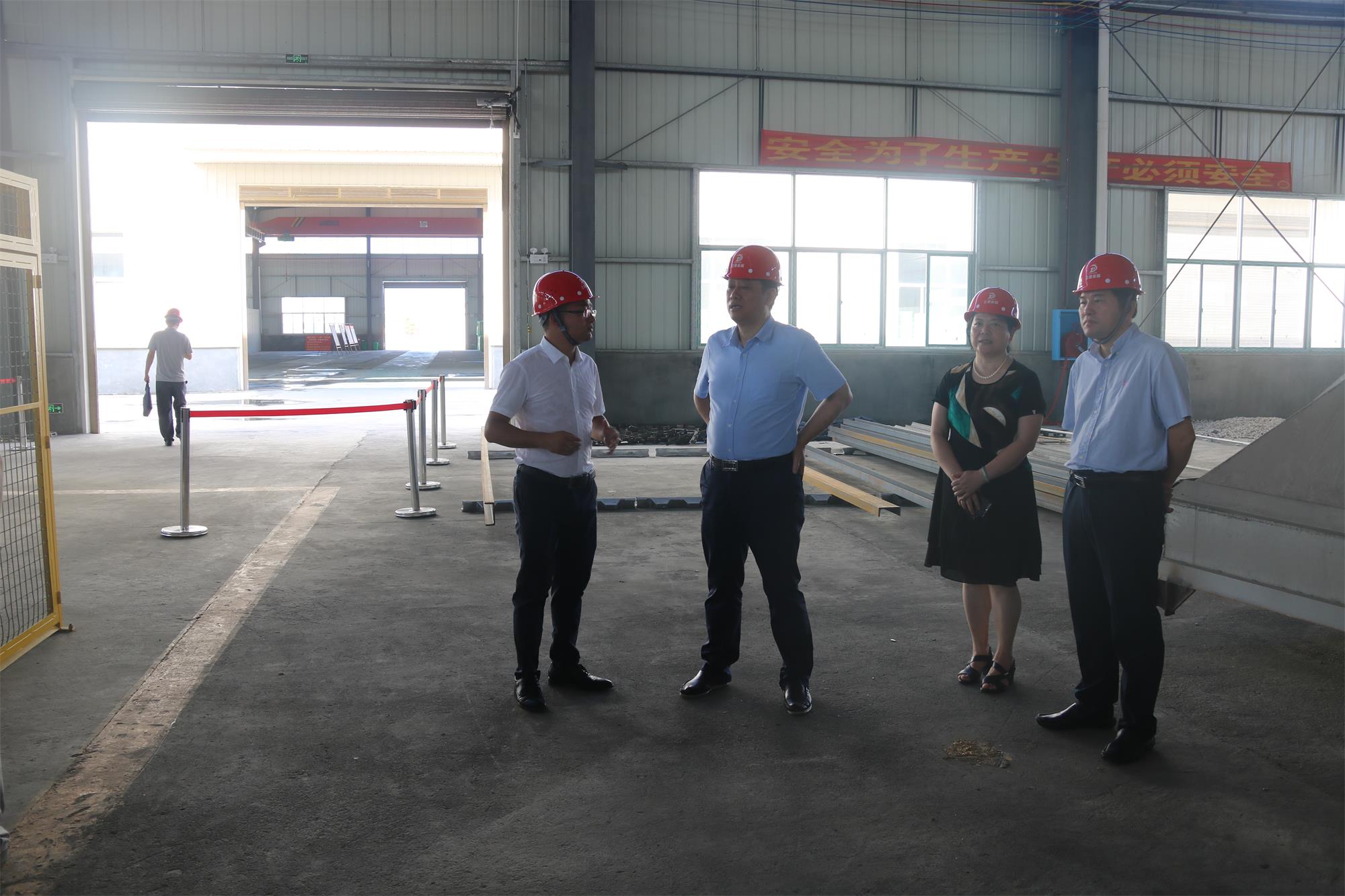 △秧勵與市政協委員鄭德交流企業發展情況(1).jpg △秧勵與市政協委員鄭德交流企業發展情況(1).jpg