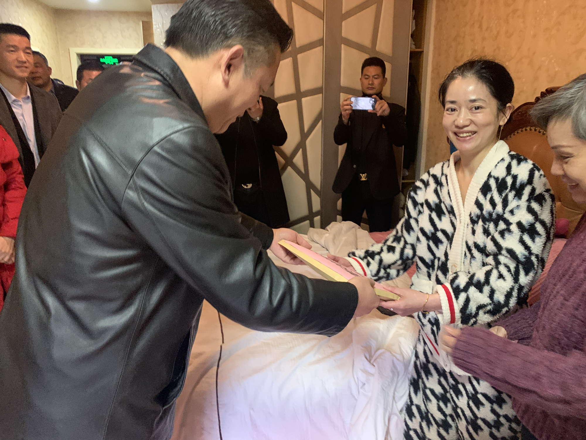 gai2142752331.jpg gai2142752331.jpg