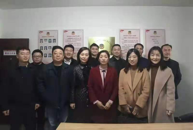 160176096.jpg 160176096.jpg