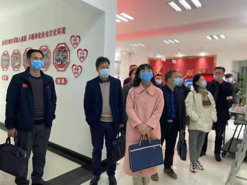 1937900025.jpg 1937900025.jpg