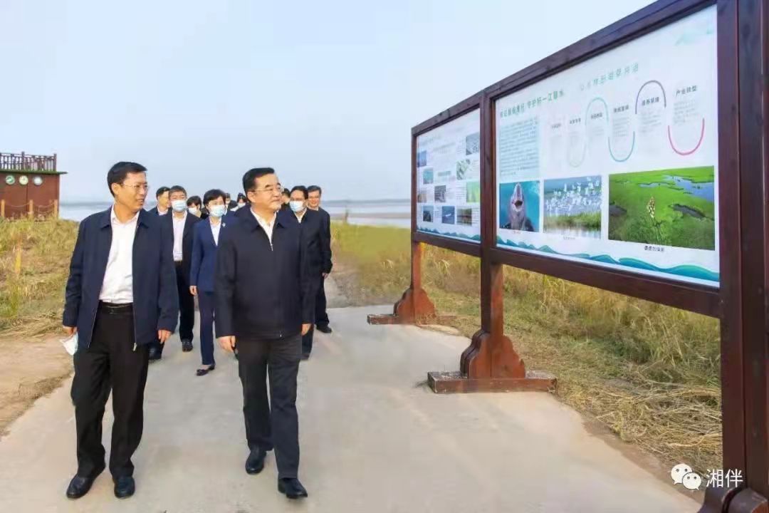 1853924176.jpg 1853924176.jpg