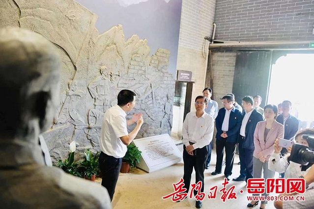 webwxgetmsgimg.jpg webwxgetmsgimg.jpg